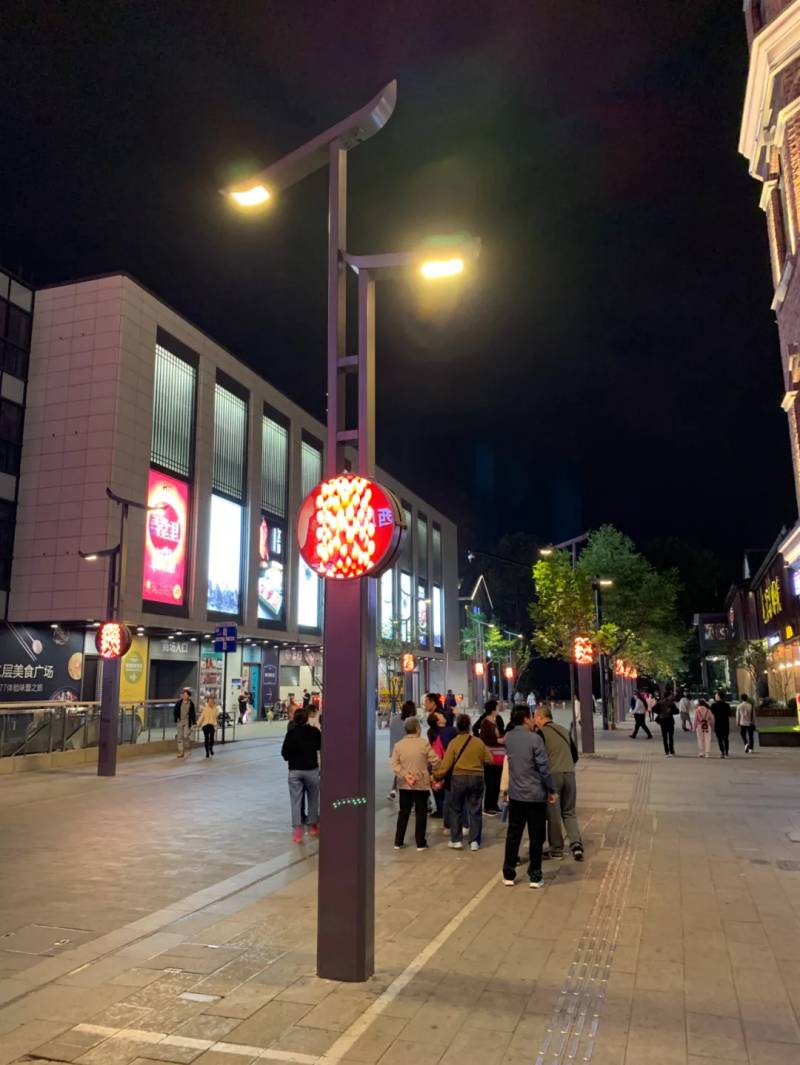 湖滨路智慧路灯实拍 湖滨路智慧路灯实拍