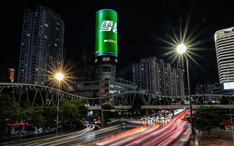 创新突破,LED显示屏技术,实现,超高清显示,助力,城市视觉升级