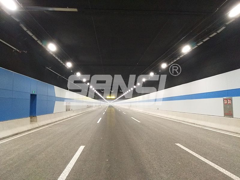 反射型,LED线型灯,隧道眩光难题,隧道照明解决方案