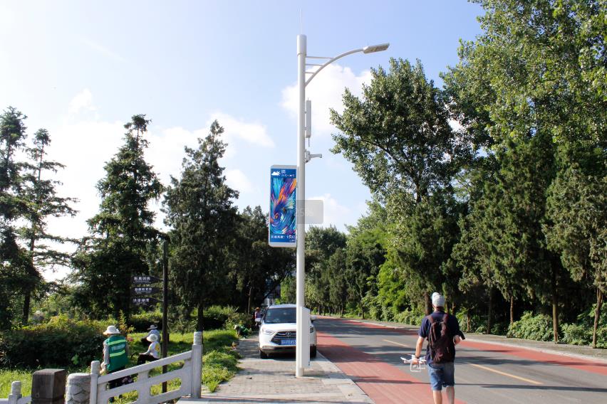 智慧路灯,道路照明,新旧更替,单一照明,智能照明,跨越