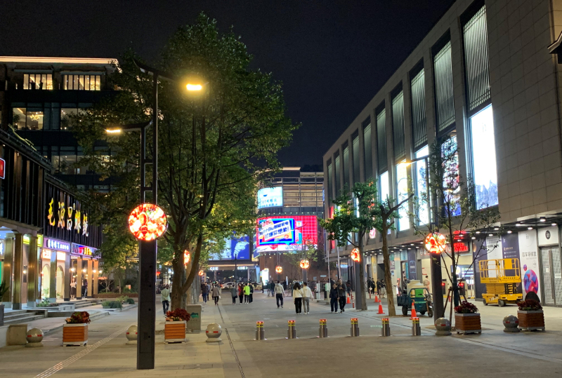 杭州西湖“醉”美智慧路灯