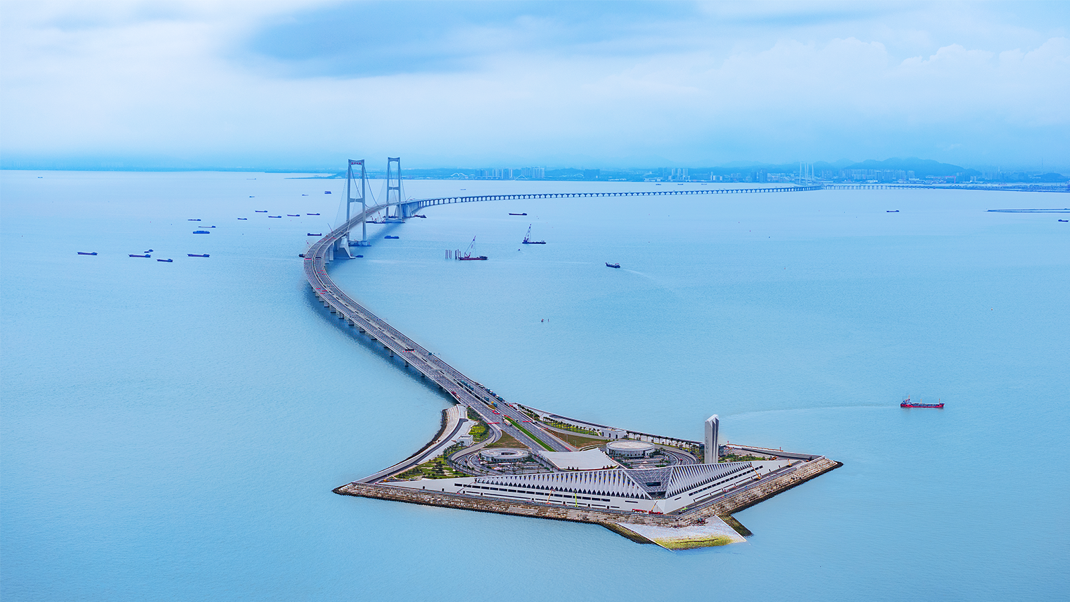 港珠澳大桥,开通六周年,三思LED产品,高效稳定运行,报告