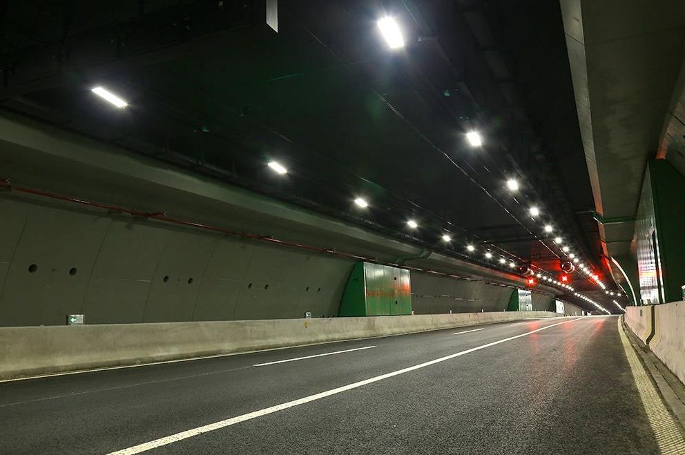隧道照明,隧道灯,轨道灯,轨道照明,LED灯