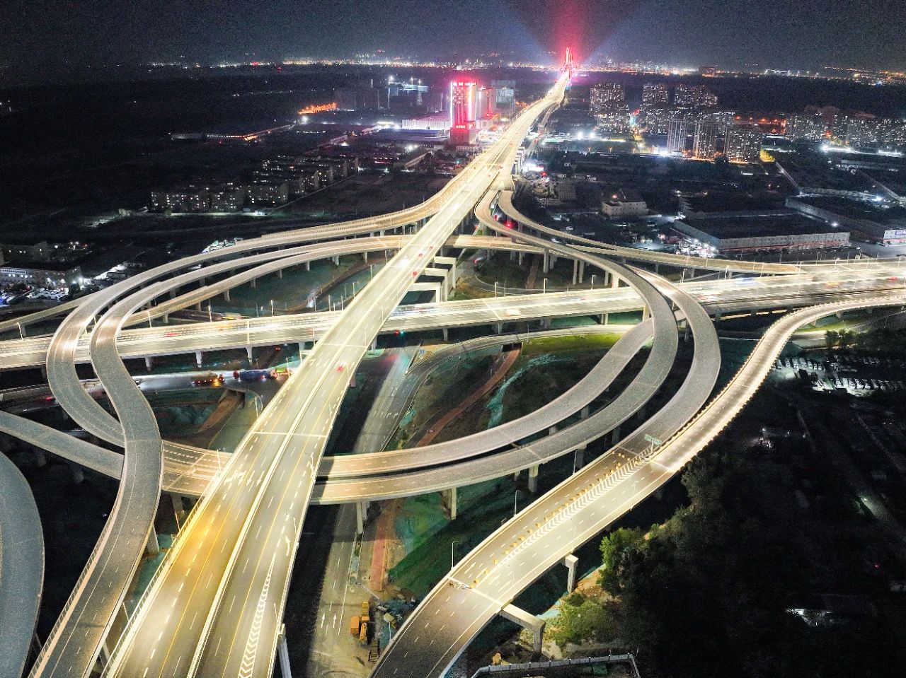三思,创新,低位照明,照明技术,点亮,济南零点立交工程