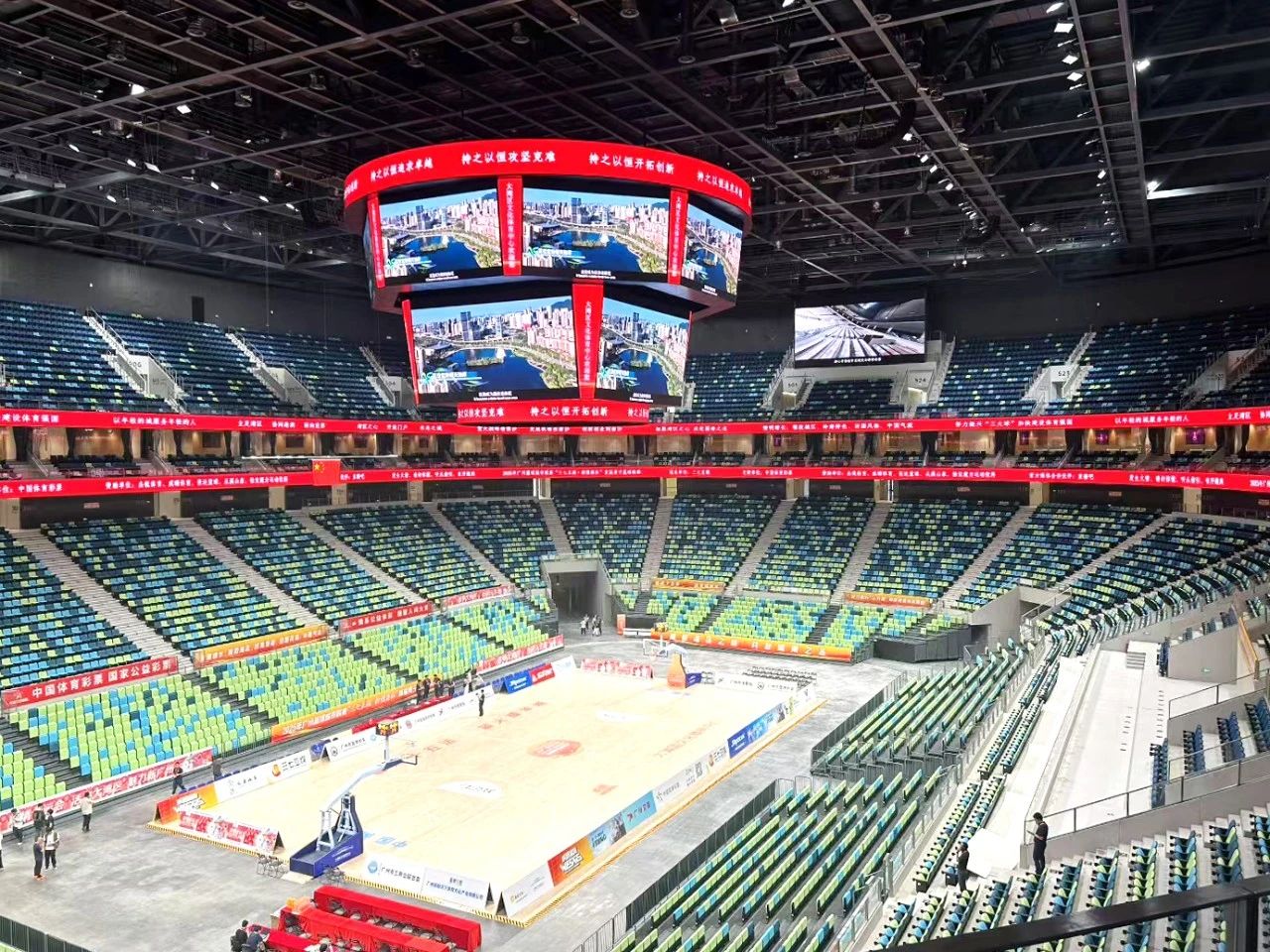又一创新,三思,双升降,LED斗屏,点亮,广州,大湾区,文化体育中心