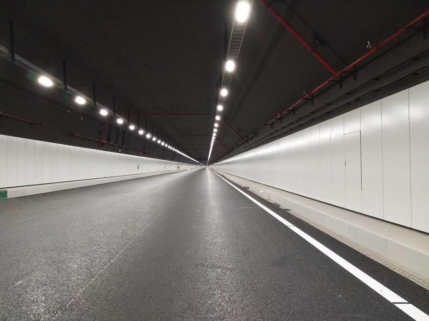 港珠澳大桥,隧道LED灯组,智能调光系统,构筑安全光环境