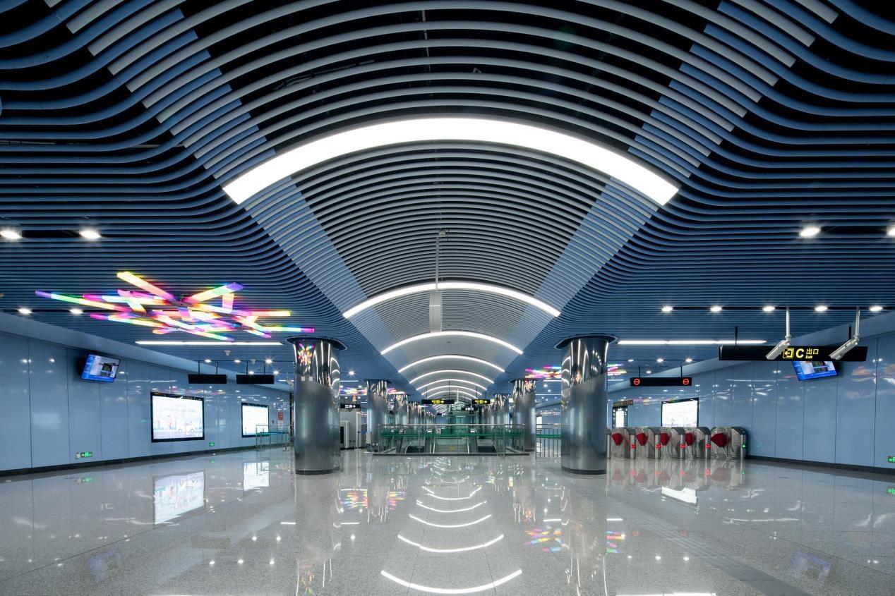 地铁照明灯,支持,智能调色温,早晚高峰,自动切换,舒适,光环境