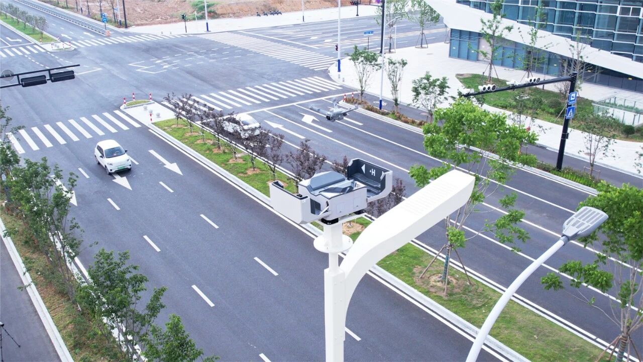 三思,开源鸿蒙,战略签约,开启,千行百业,数智化,国产化,共建之路